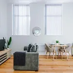 Bank House Apartments By Staycay - Brand New!