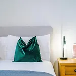 Bank House Apartments By Staycay - Brand New!