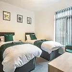 Four Bedrrom House By Brookland Stays Serviced Accommodation Short Lets Sheffield With Free Wifi