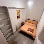 Homely Duplex Apartment 4 Bed & 3 Bathrooms