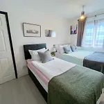 George House-Weeklystay-Centrelocation-Student-Business-Parking-Sleep8