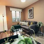 1Br City Centre Apt, Self Check In, Wifi, By Derbnb