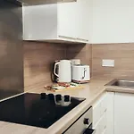 1Br City Centre Apt, Self Check In, Wifi, By Derbnb