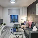 1Br City Centre Apt, Self Check In, Wifi, By Derbnb