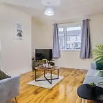 Leanne\'S 3Bed House In Sheffield