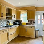 Home Like 3 Bed House Sheffield
