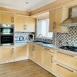 Home Like 3 Bed House Sheffield