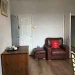 Local House B&B