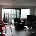City Crash Pad - West Street Apartments