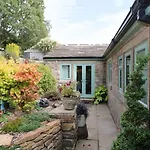 Rhinegold Bungalow