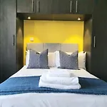 Oyo Butlers Hotel