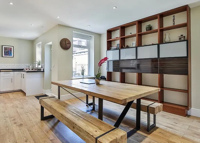 Refurbished Central Premium Property