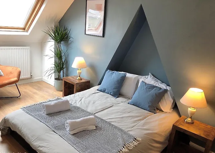 Modern 3-Bedrooms House With 6 Guests