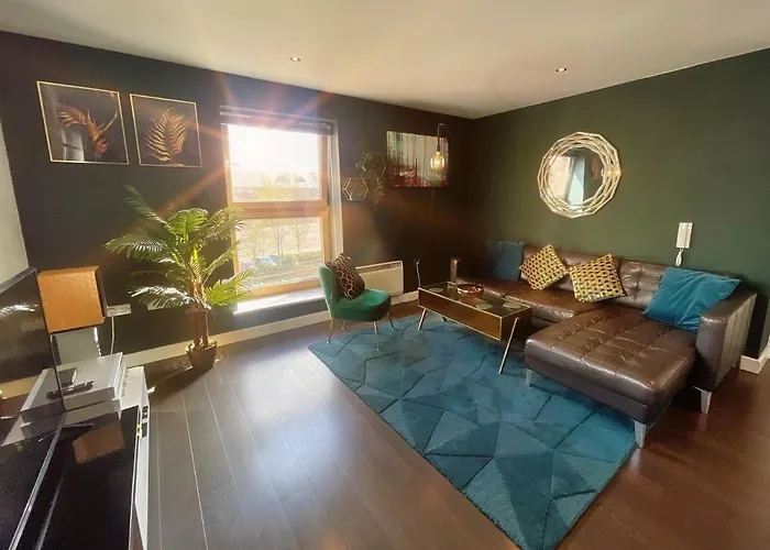 Historic Clock Tower Apartment With Rooftop Terrace And Free Secure Parking