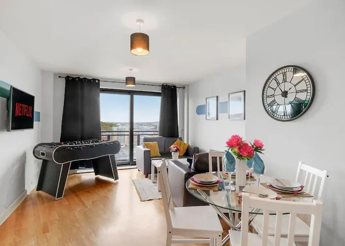Lovely Central Sheffield Flat - Parking - Balcony