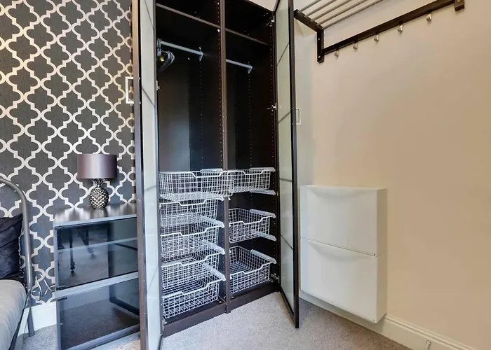 Modern Studio Apartment - Vibrant Abbeydale Rd, Free Parking, Pet Friendly, Netflix