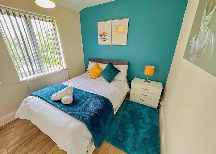 Hilltop Place Suites , Parkway M1 J33