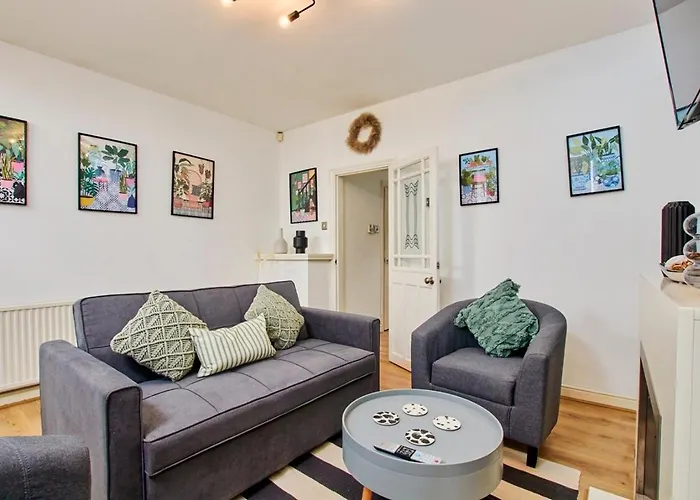 New - 2 Bedroom House Close To Arena, Meadowhall, M1