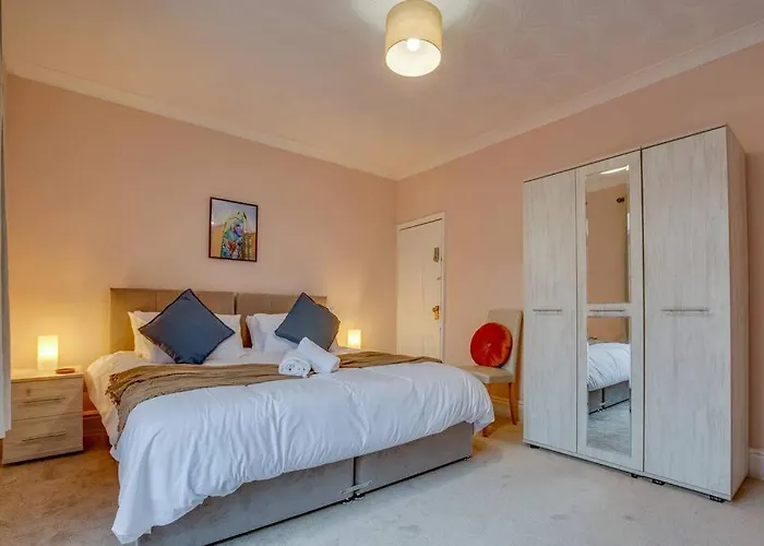 New Spacious Comfort Ideal 3Bedroom Hideaway