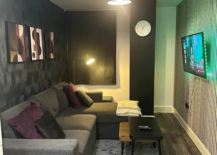 Queen House Stylish Central Sheffield Apartment