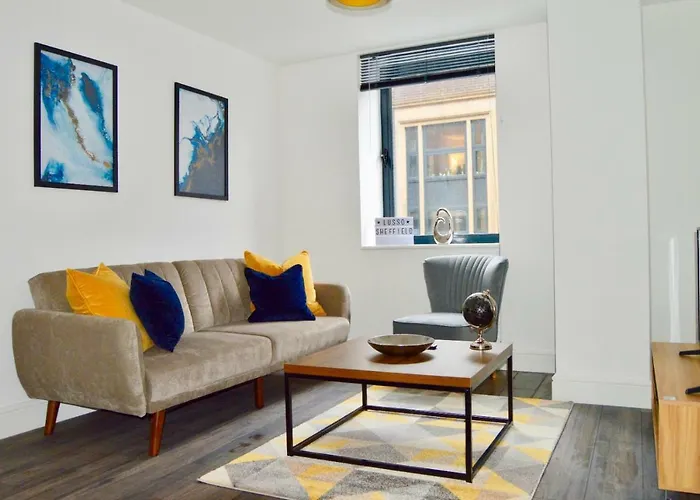 Kiwi 31 - Close To City Centre And Sleeps 4 With 2 Double Bedrooms, Spacious Work Or Leisure Apartment