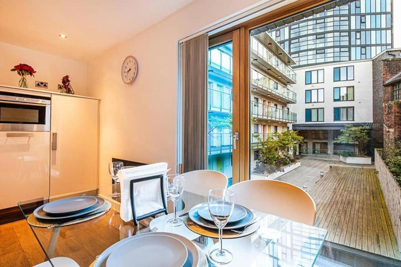 Free Parking, Iquarter Luxe 2 Bed - Available & Book Today *
