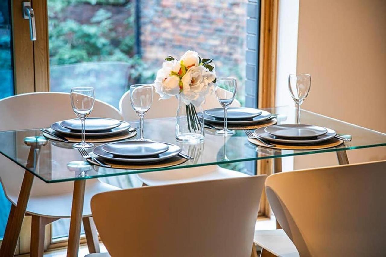 Apartment Free Parking, Iquarter Luxe 2 Bed - Available & Book Today Sheffield