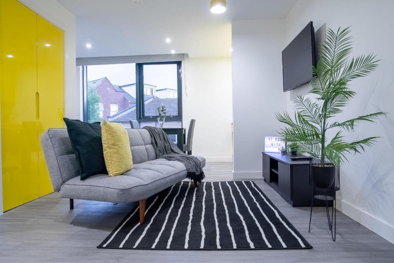 Royal Riverside Centre - Opulent Living Apartment Sheffield