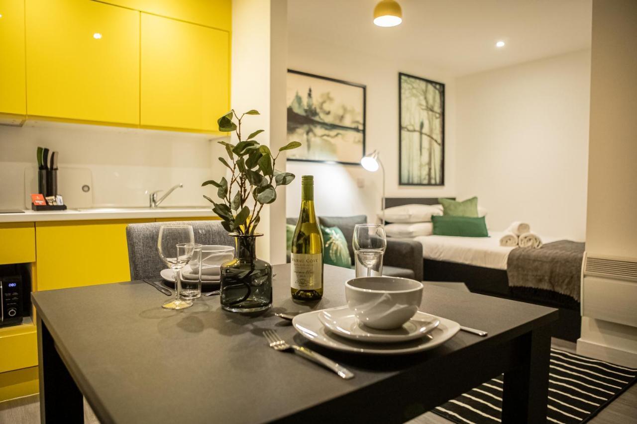 Apartment Royal Riverside Centre - Opulent Living Sheffield