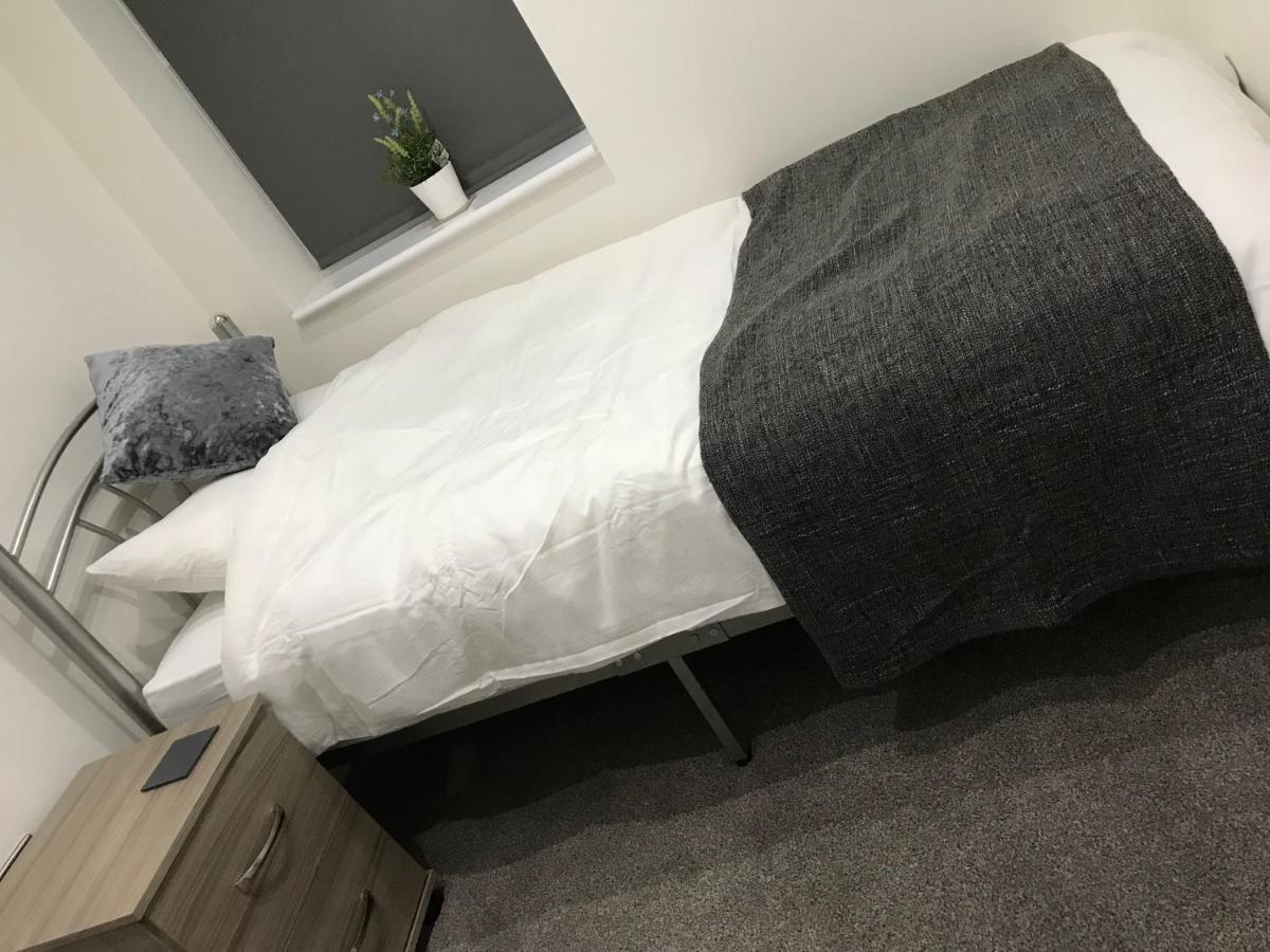 Apartment 1 And 2 Bedroom Shield House Centre *