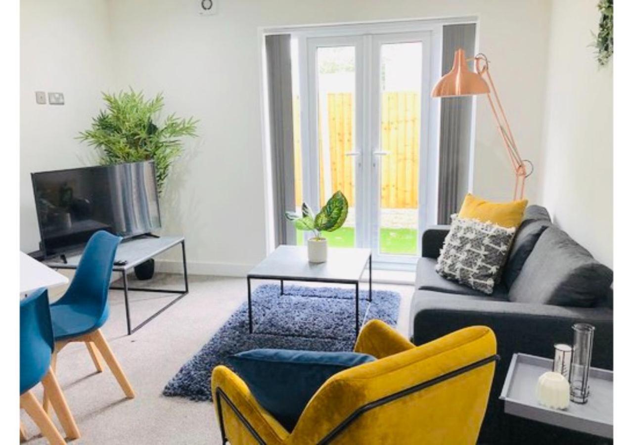 1 And 2 Bedroom Shield House Centre *