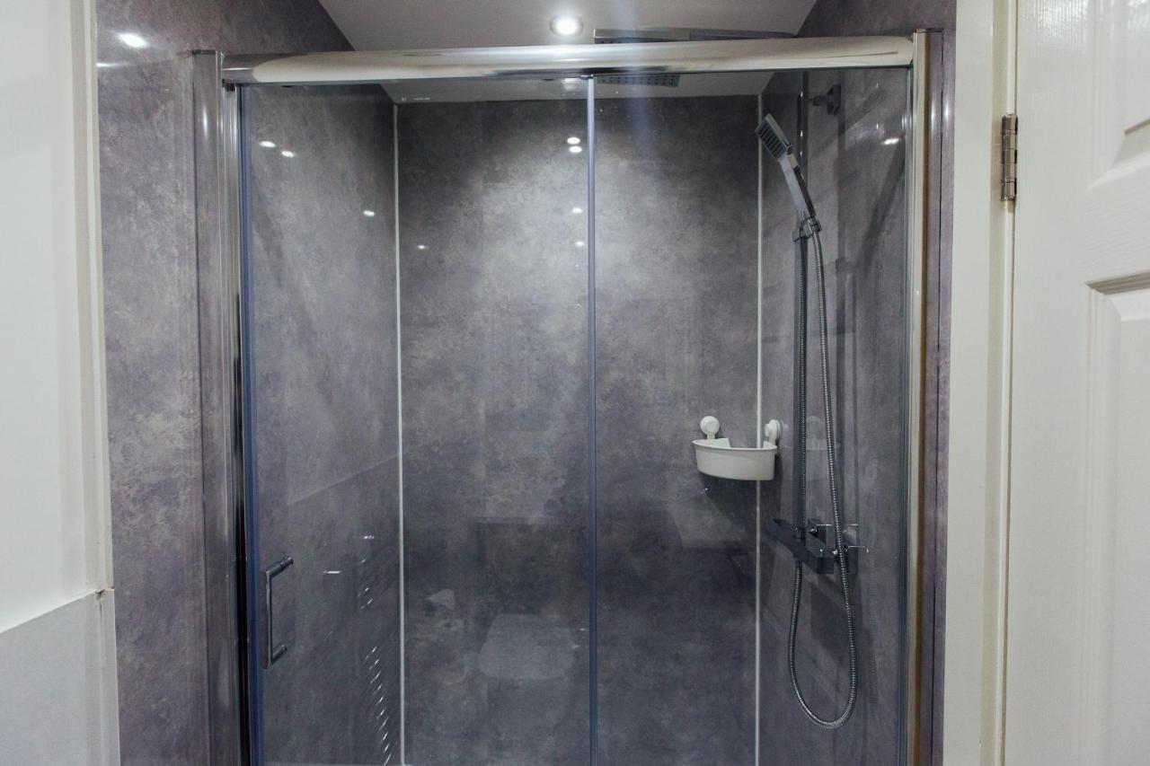 1 And 2 Bedroom Shield House Centre Apartment Sheffield