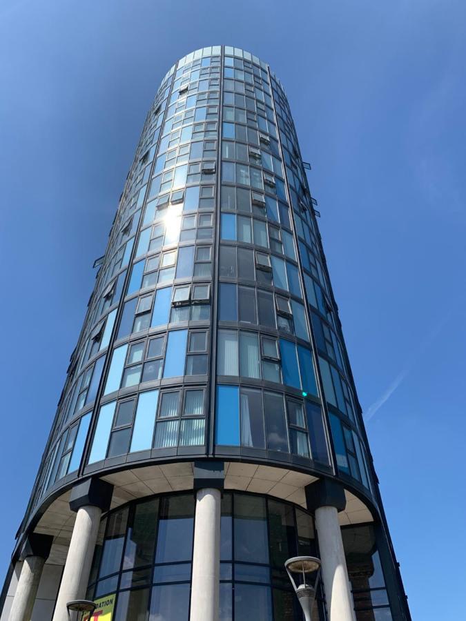 Teal 14: Centre Retreat With Panoramic Views *