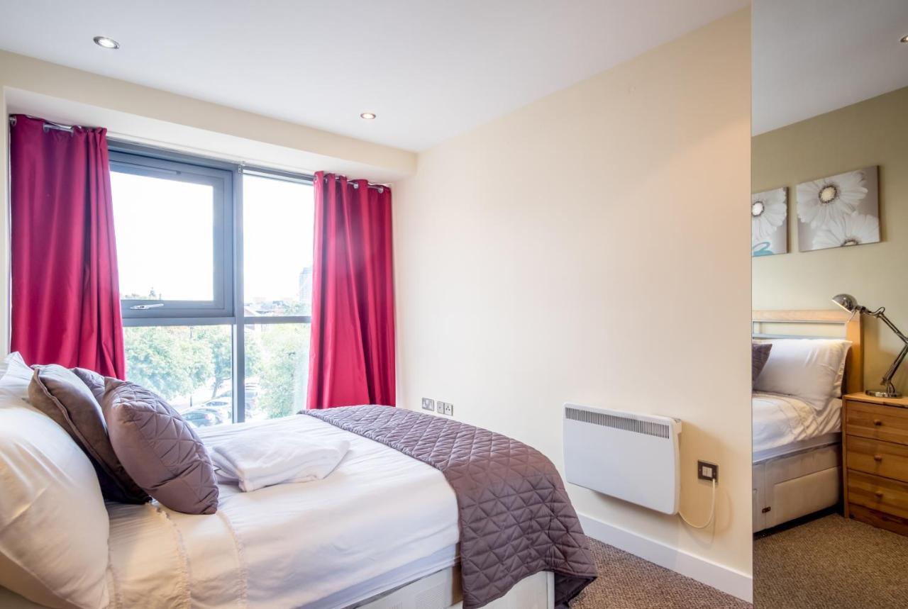 One Bedroom With Juliet Balcony In West One - Parking Possible *