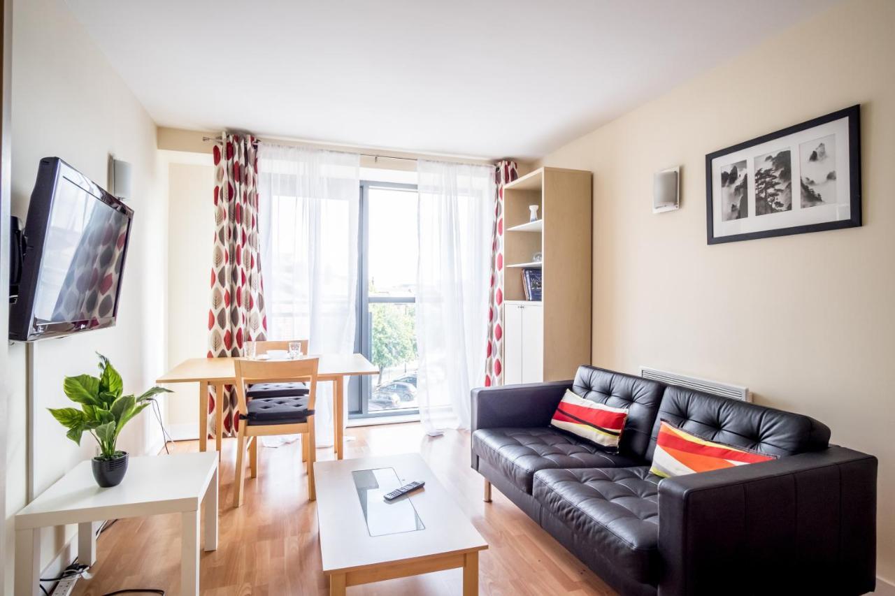 One Bedroom With Juliet Balcony In West One - Parking Possible *