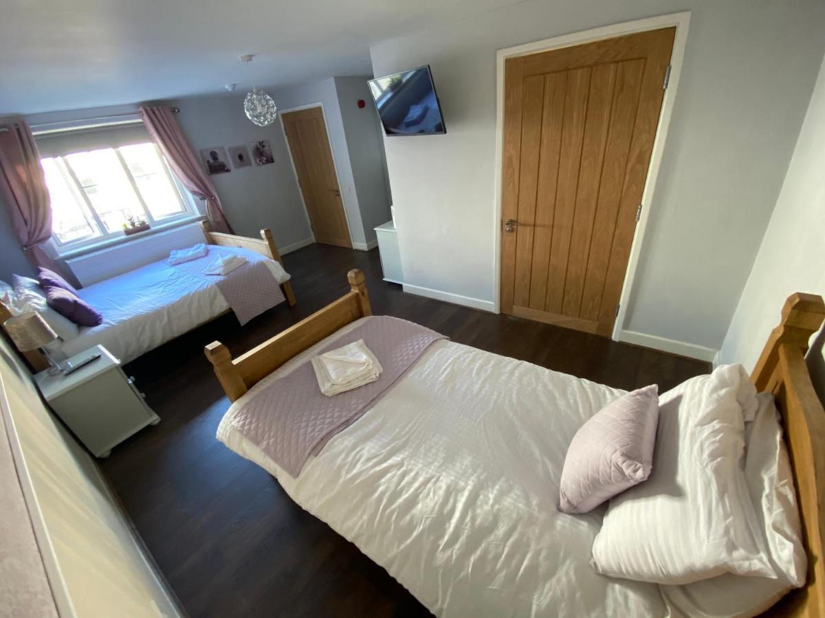 Norfolk Arms Hotel