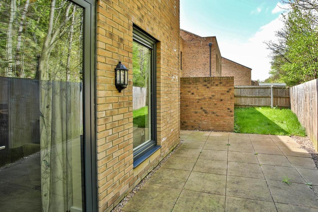 Holiday home Modern Centre House With Parking! Sleeps 6 *