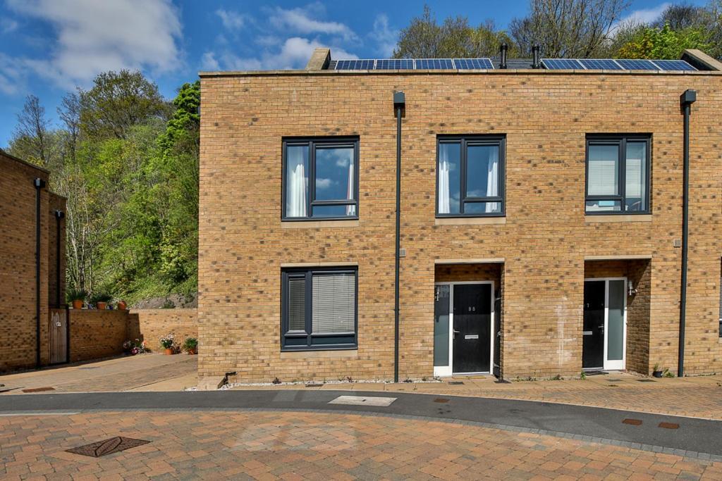 Modern Centre House With Parking! Sleeps 6 * Sheffield
