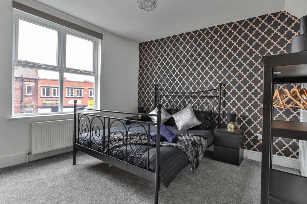 Refurbished Plush Great Transport Links Holiday home Sheffield