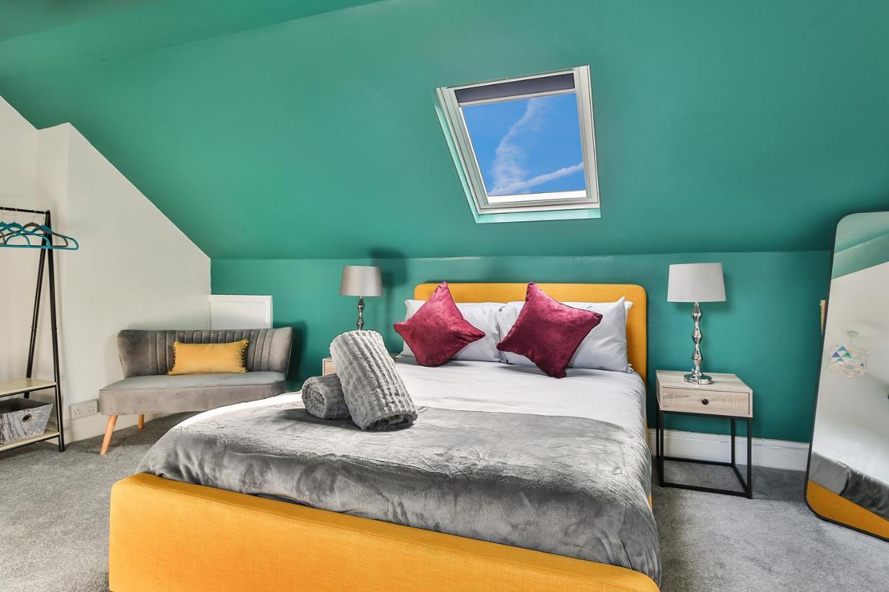 Hidden Gem-open To Book-super Location Holiday home *