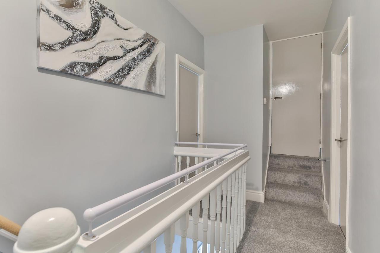 Hidden Gem-open To Book-super Location Holiday home *
