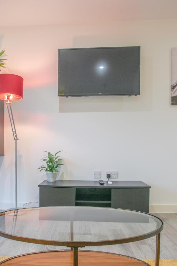Modern Centre - Netflix, Wifi, Digital Tv