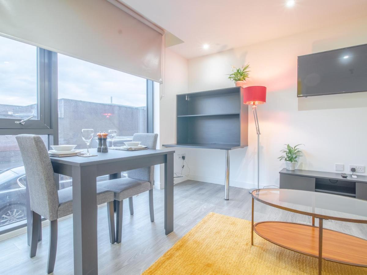 Modern Centre - Netflix, Wifi, Digital Tv