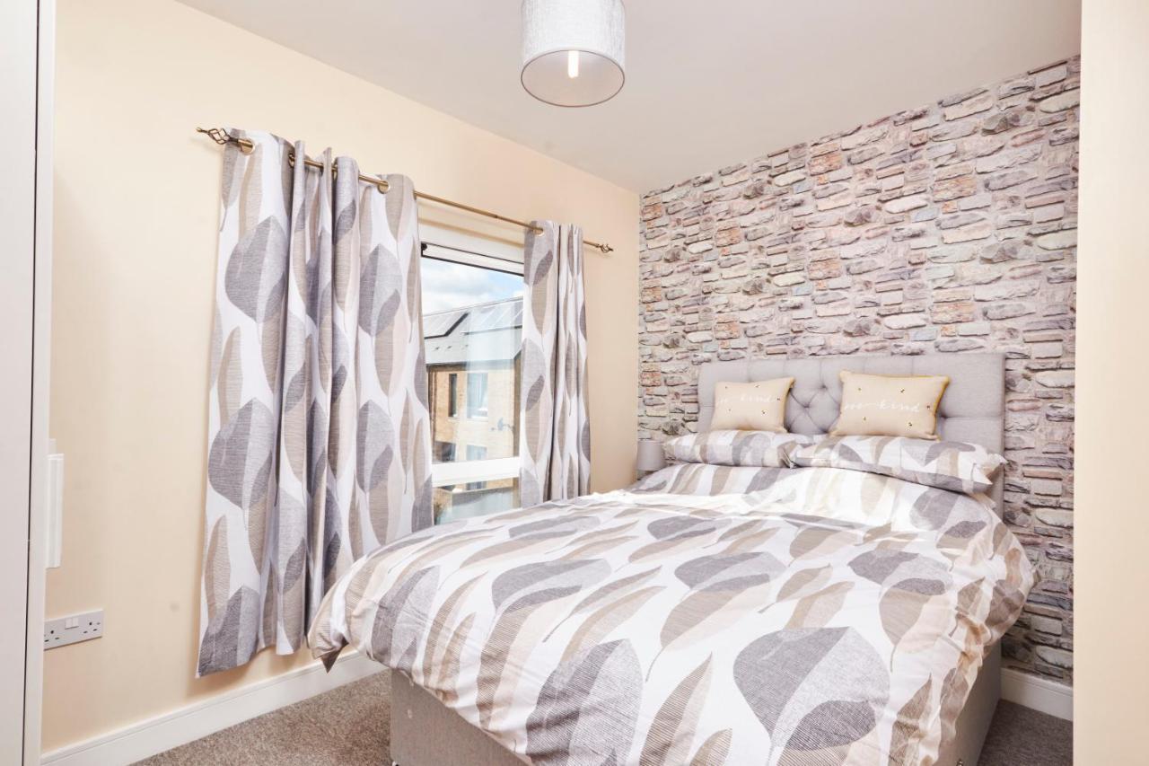 Stunning Centre House - Parking - Garden Apartment Sheffield