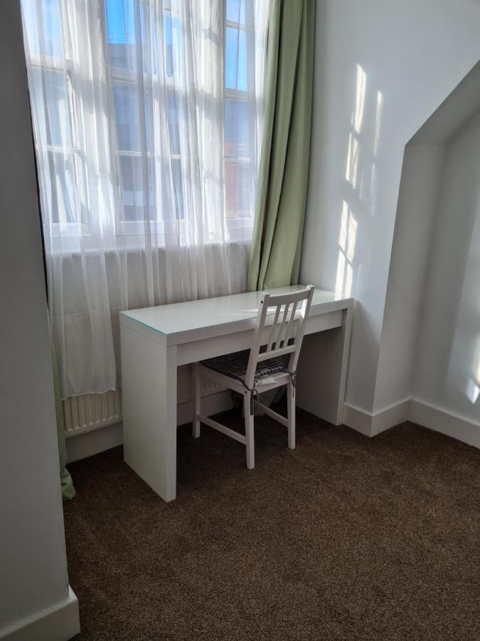 H.v Apartment *