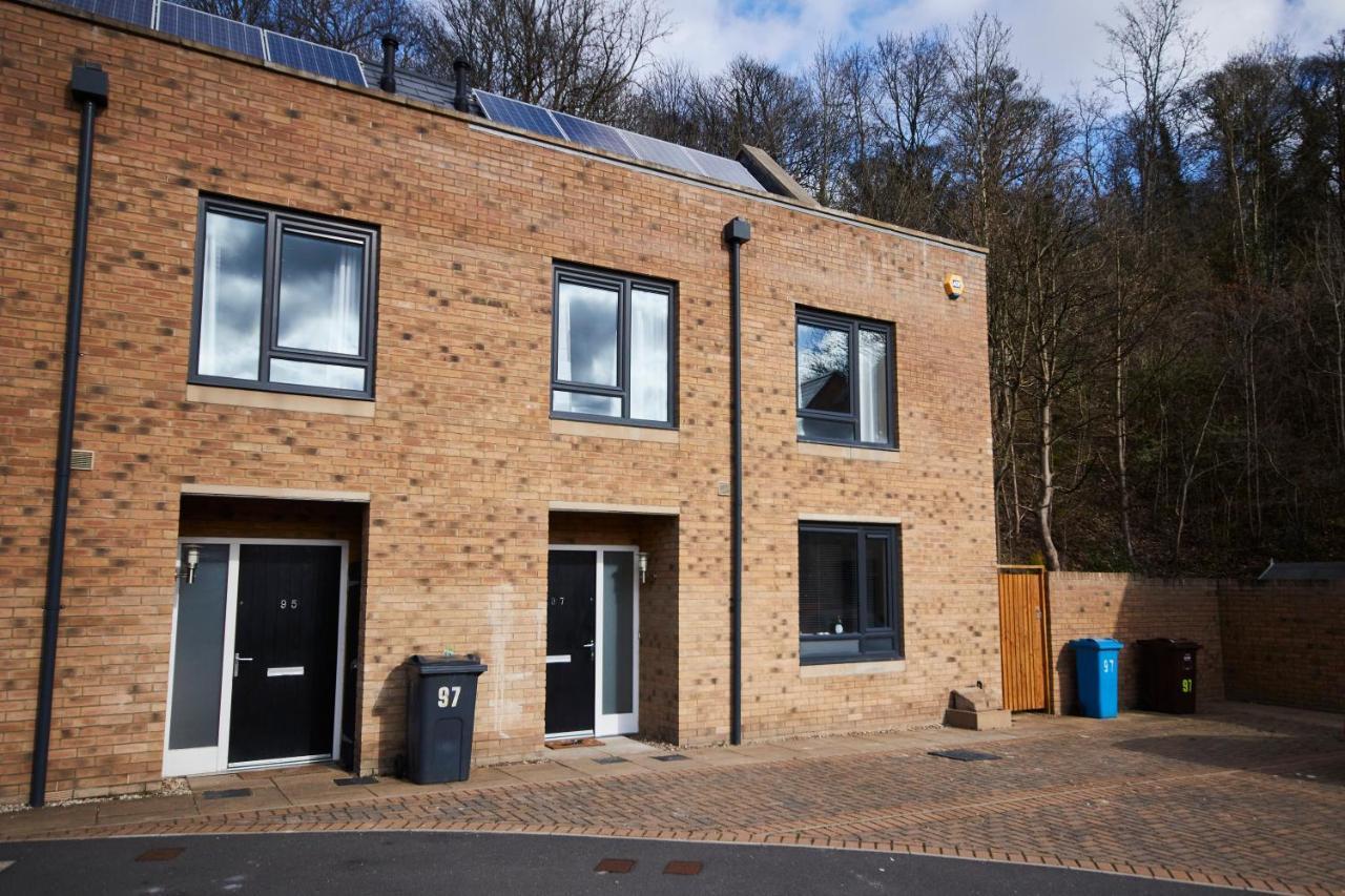 Stunning Centre House - Parking - Garden Apartment *