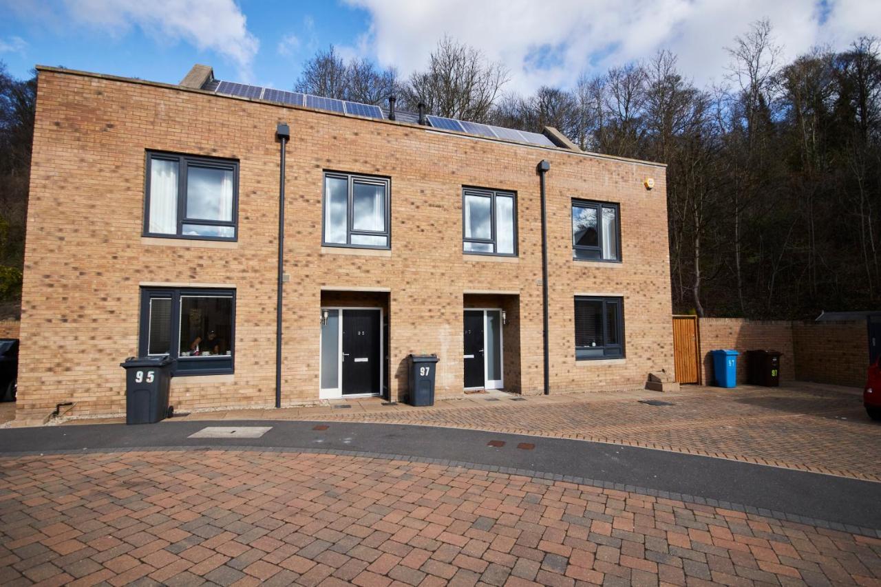 Stunning Centre House - Parking - Garden Apartment *