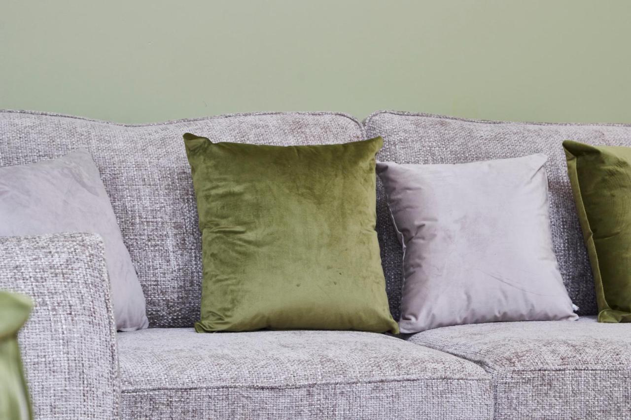 Stunning Centre House - Parking - Garden Apartment Sheffield