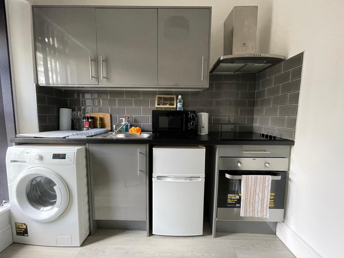 Comfortable Studio W/ Parking Apartamento Sheffield