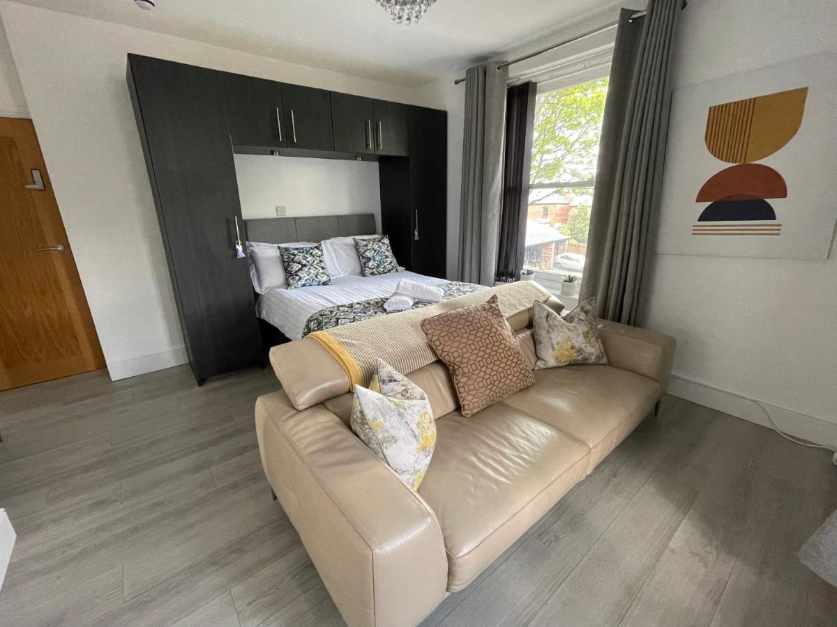 Comfortable Studio W/ Parking *